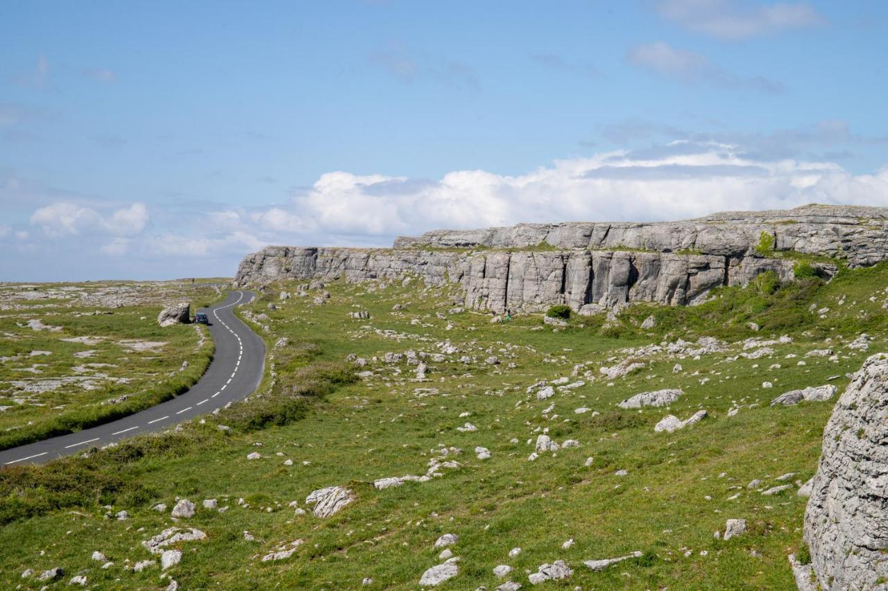 Hotel Into The Burren Murroogh Exterior foto